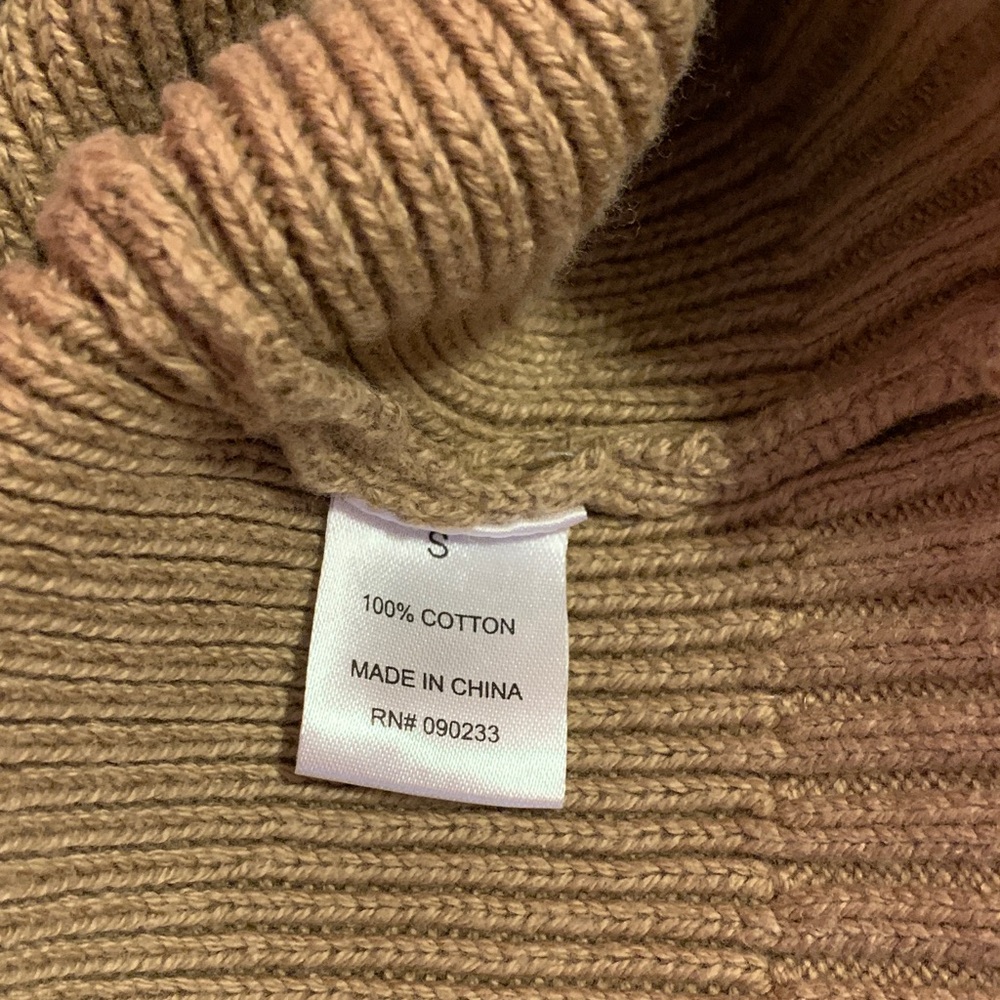 PacSun Women’s Pacific Sunwear Tan Knit Button Vest Small - Picture 10 of 10